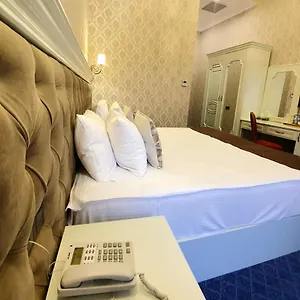 https://la-casa-fountains-square.aboutbakuhotels.com