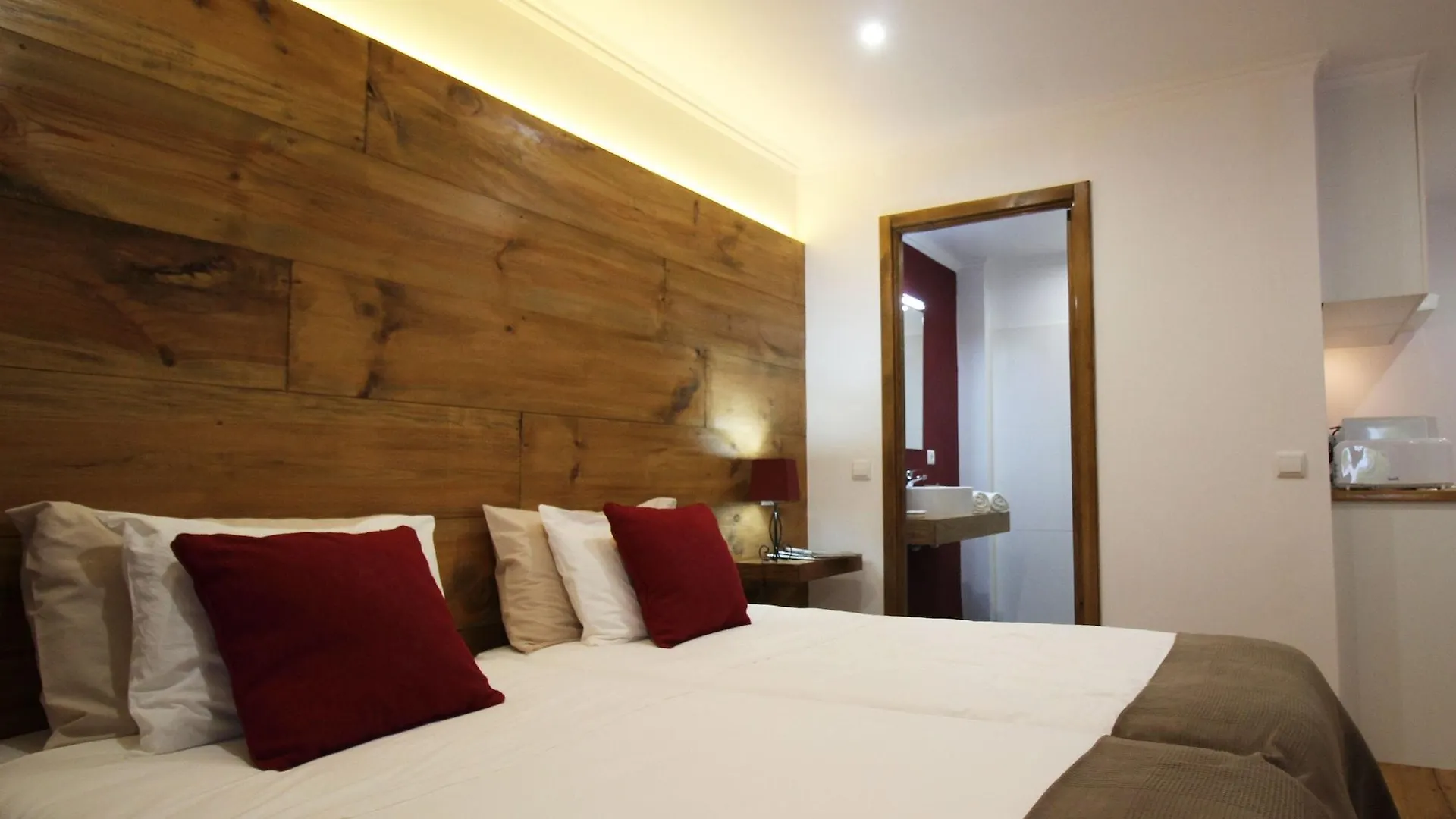 Guesthouse Vila Lusitania Funchal  3*, Funchal (Madeira)