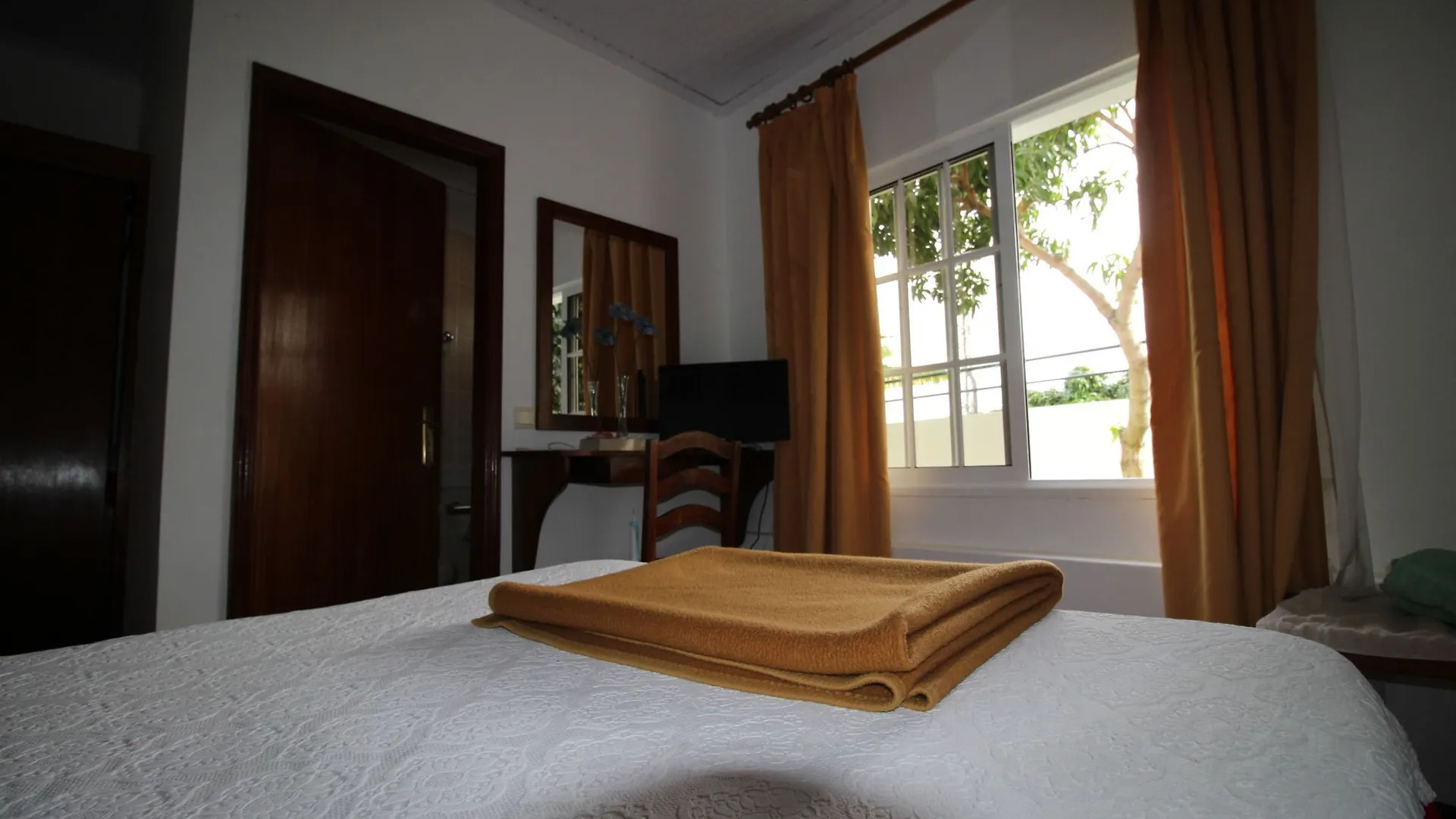 *** 住宿加早餐酒店 Guesthouse Vila Lusitania 丰沙尔 葡萄牙